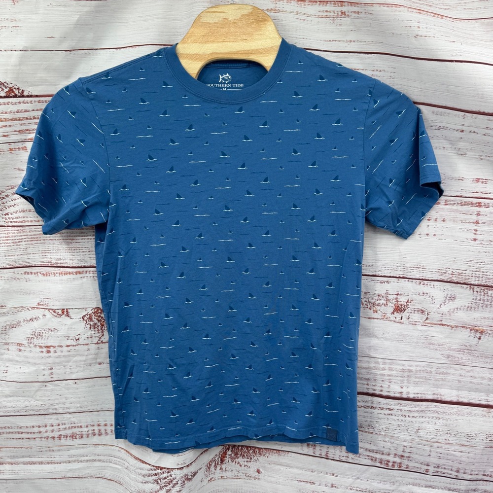 Southern Tide Shirt Mens Medium Shark Fin Print Short Sleeve T Shirt Blue Cotton